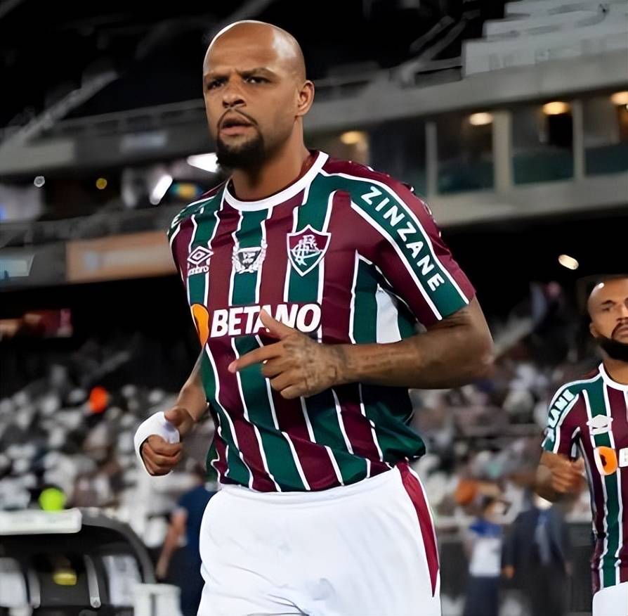 球盟会登录-利拉德买断合同重回开拓者