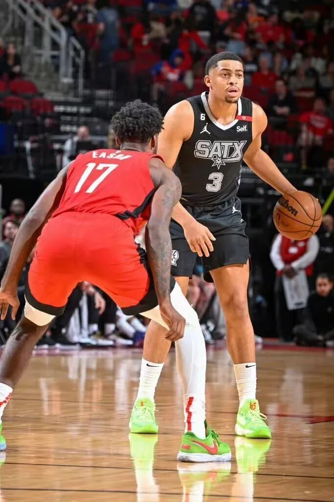 球盟会官方-断崖式下降的近义词