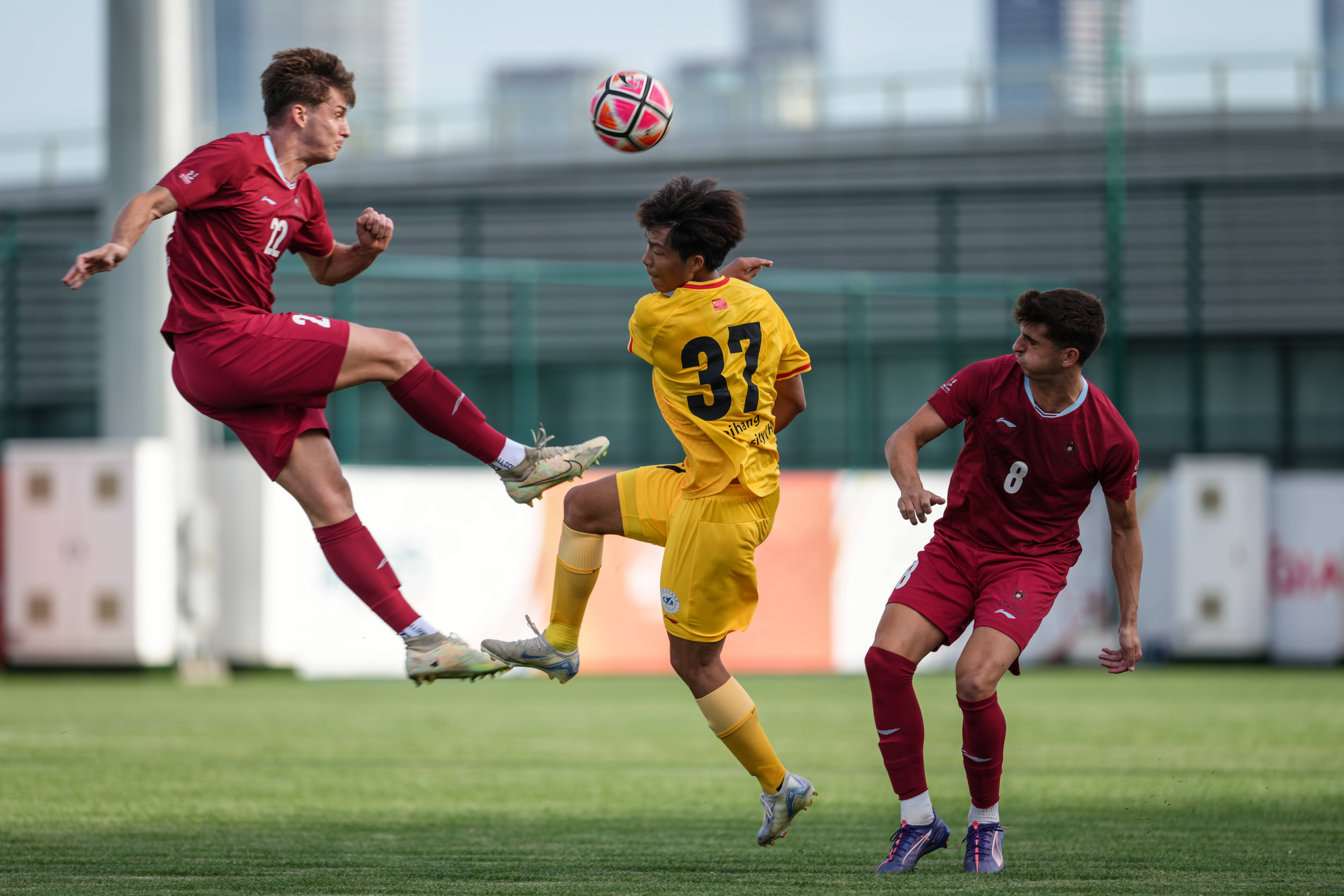 球盟会官方-足球俱乐部国际比赛取得优异战绩怎么写