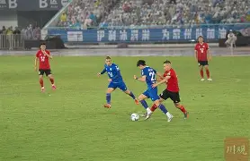 篮球比赛主场穿什么颜色衣服