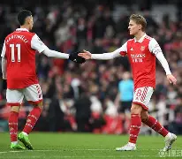 潜行者2玩家狂热追捧